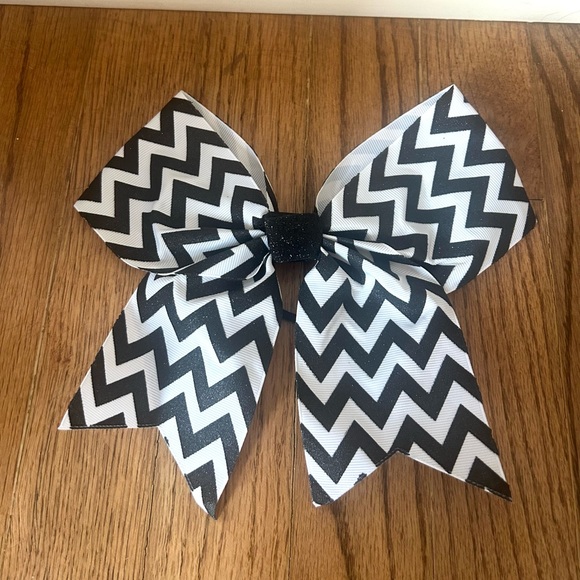 Hair Bow - Picture 1 of 1
